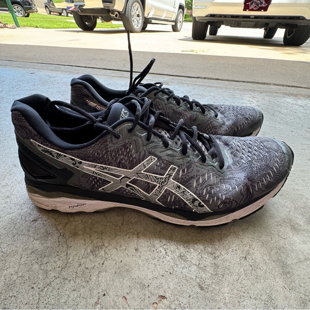 ASICS Gel Kayano 23 Men’s Running Sneakers.